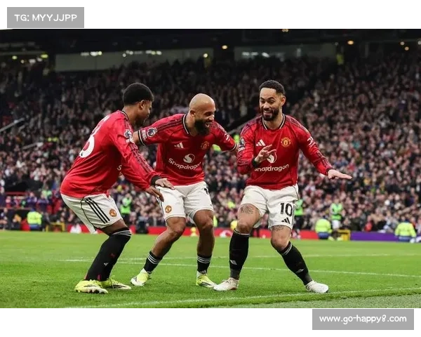 曼联3-2险胜富勒姆取三连胜，卡里克执教创队史纪录